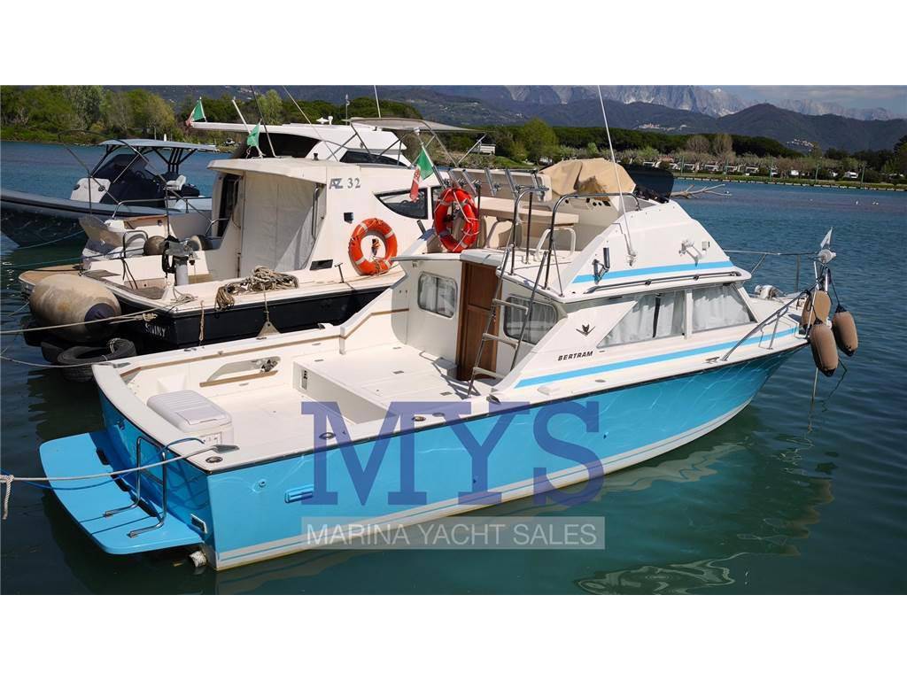 Bertram yacht 28 fly