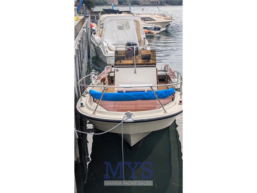 Boston whaler 22 outrage