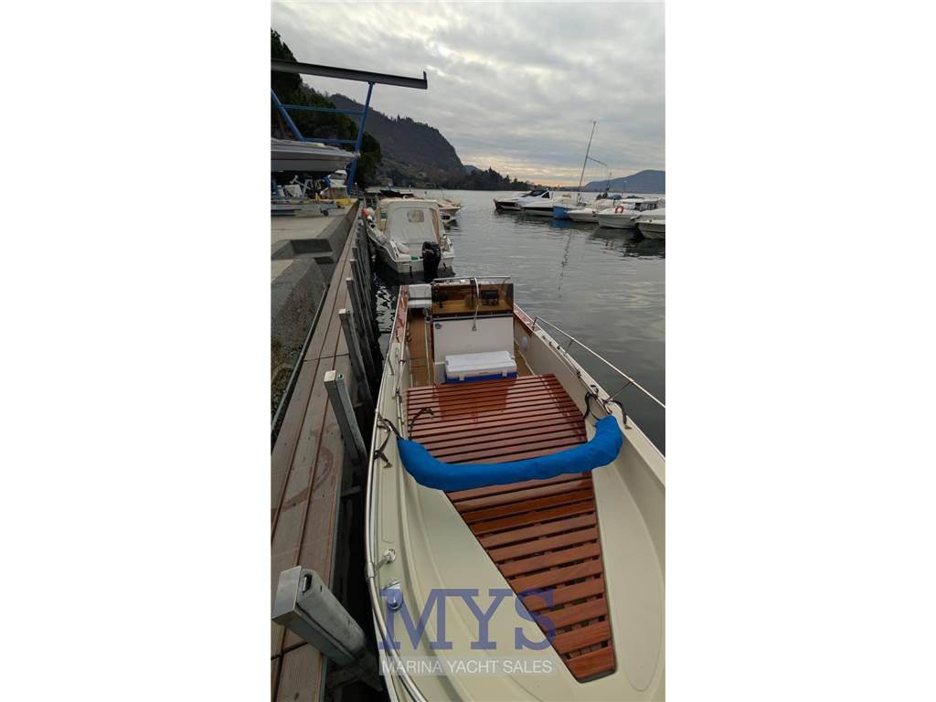 Boston whaler 22 outrage
