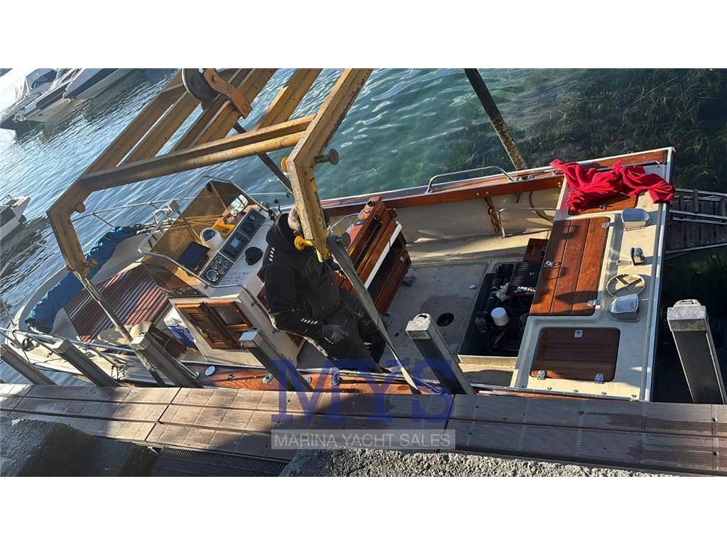 Boston whaler 22 outrage