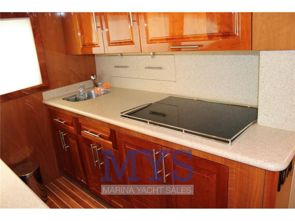 Hatteras 54 convertible