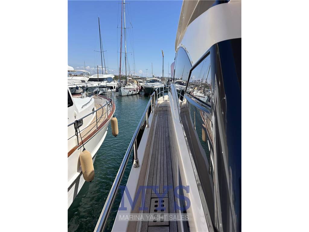 Cayman 520 fly