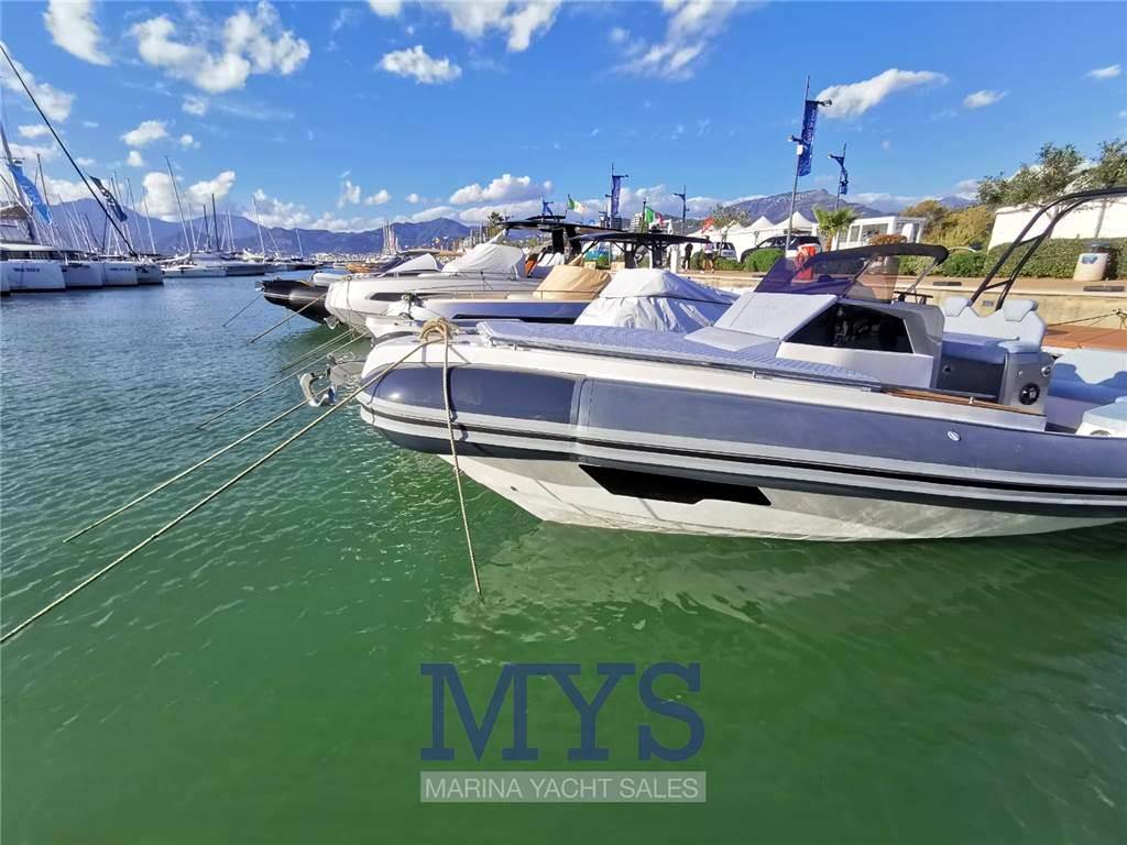 Python yacht 27s