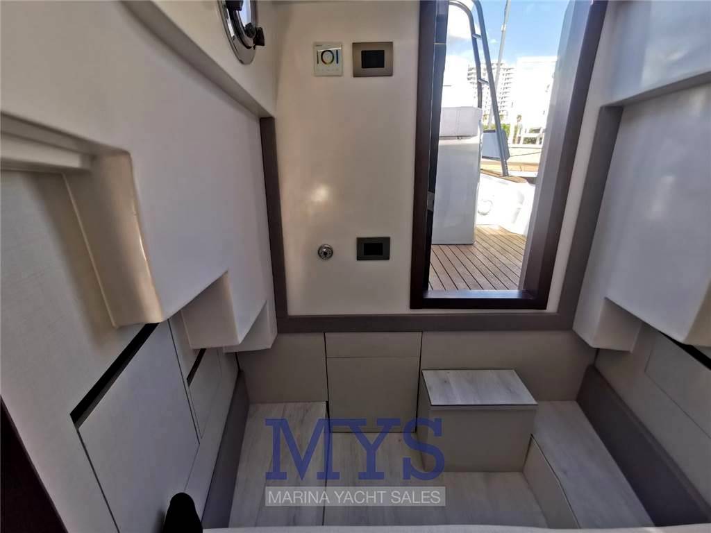 Python yacht 27s