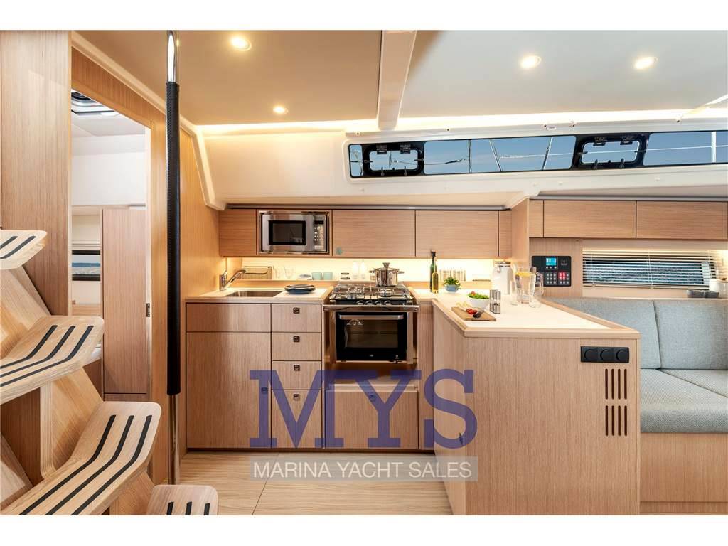 Bavaria C42