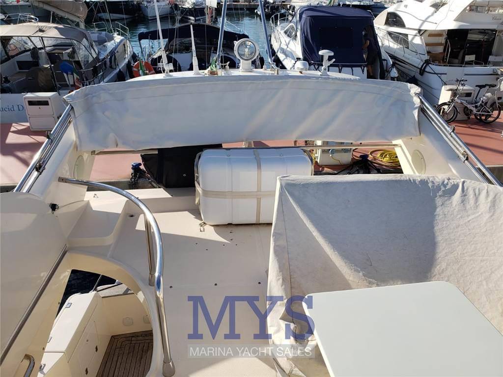 Cayman 42 fly