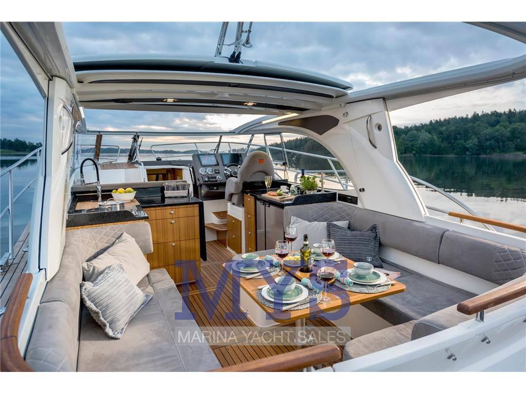 Marex 360 cabriolet cruiser