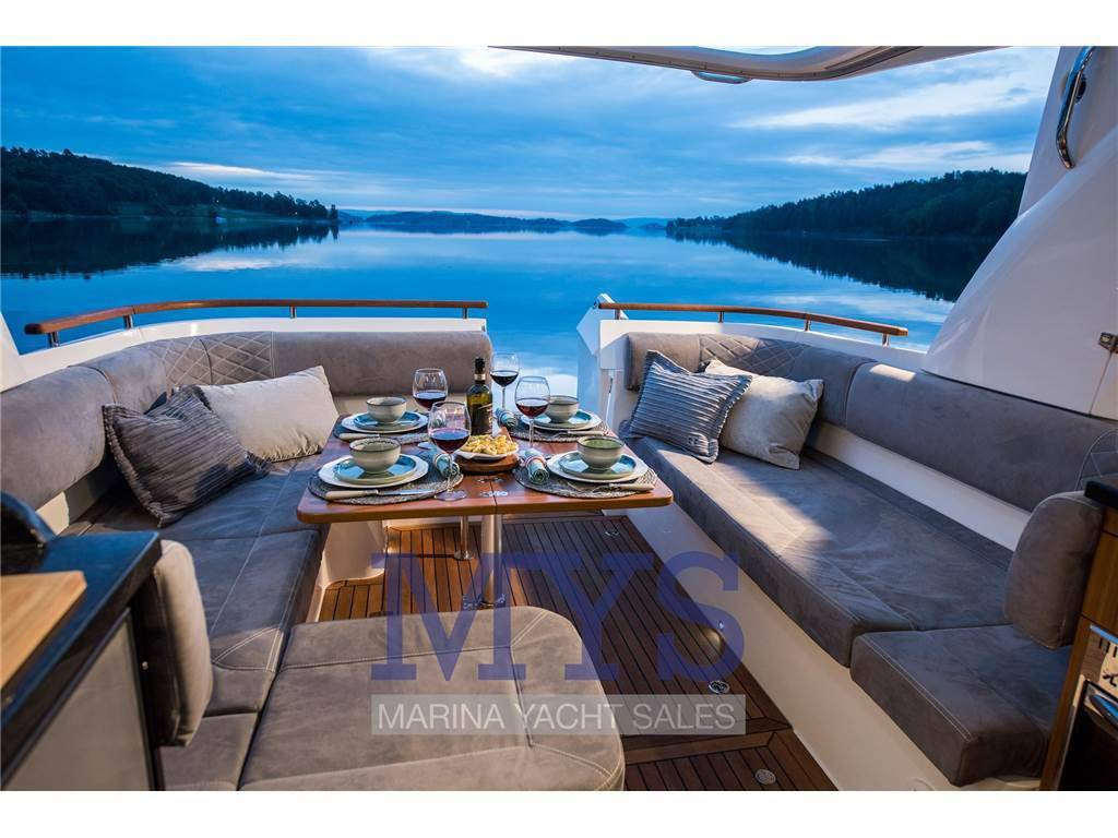 Marex 360 cabriolet cruiser