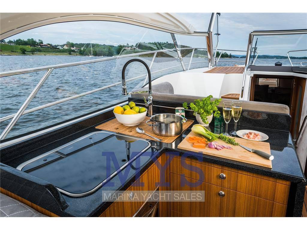 Marex 360 cabriolet cruiser