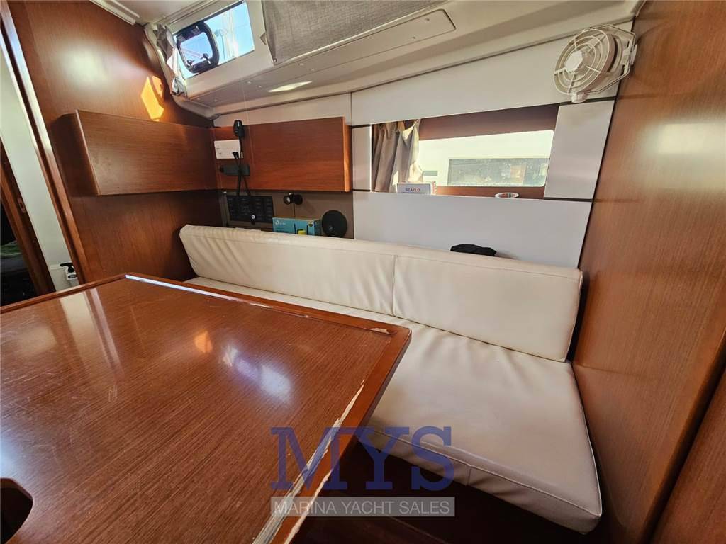Beneteau Oceanis 38.1