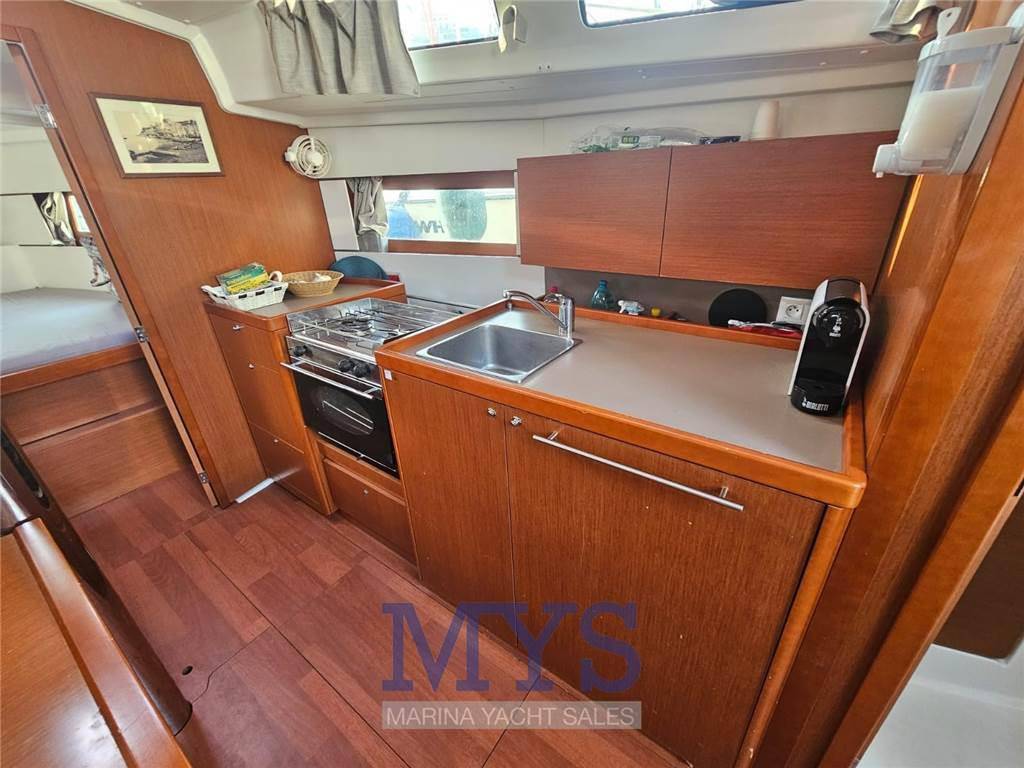 Beneteau Oceanis 38.1