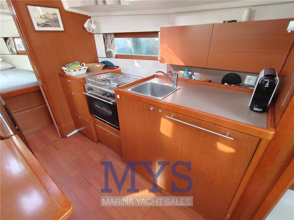 Beneteau Oceanis 38.1