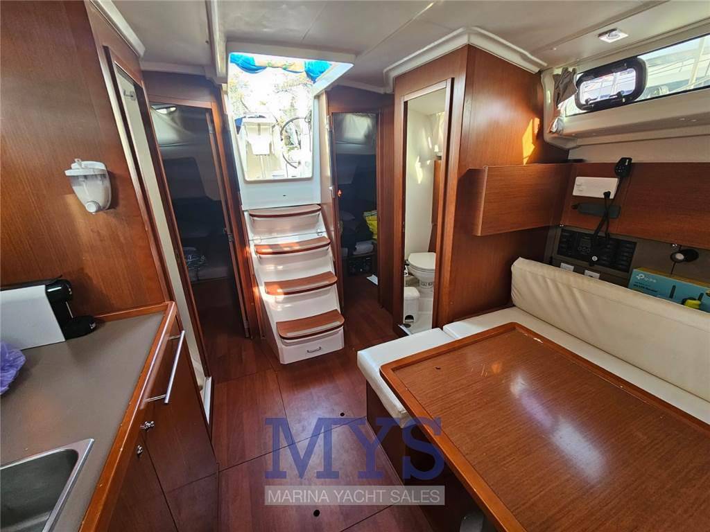 Beneteau Oceanis 38.1