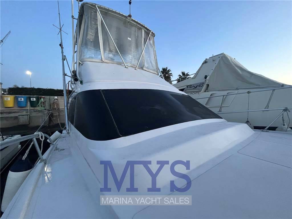 Luhrs 32 fly