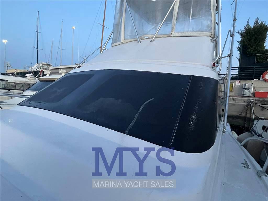 Luhrs 32 fly