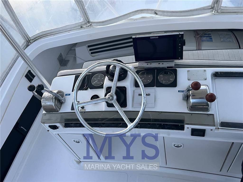 Luhrs 32 fly