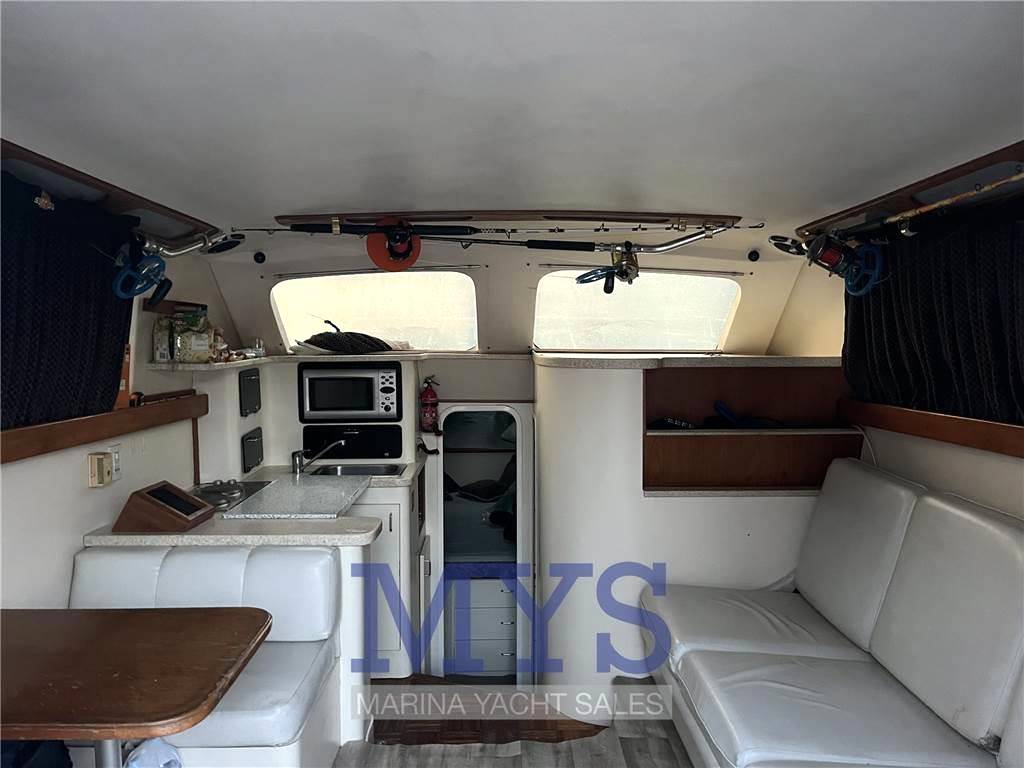 Luhrs 32 fly