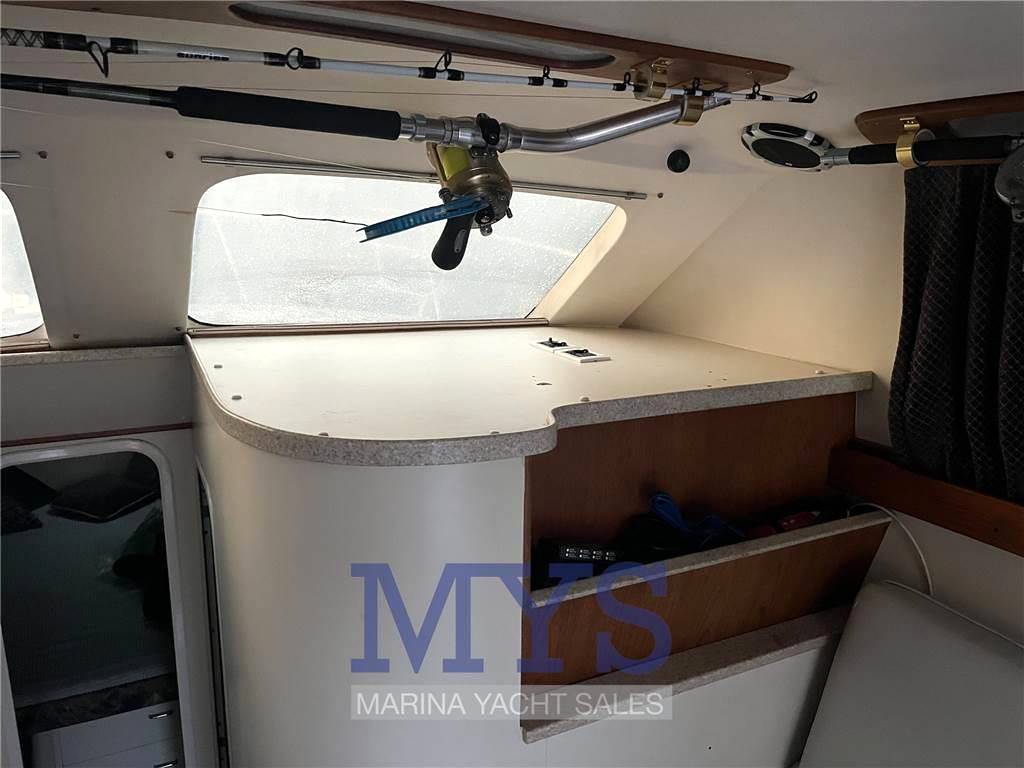 Luhrs 32 fly