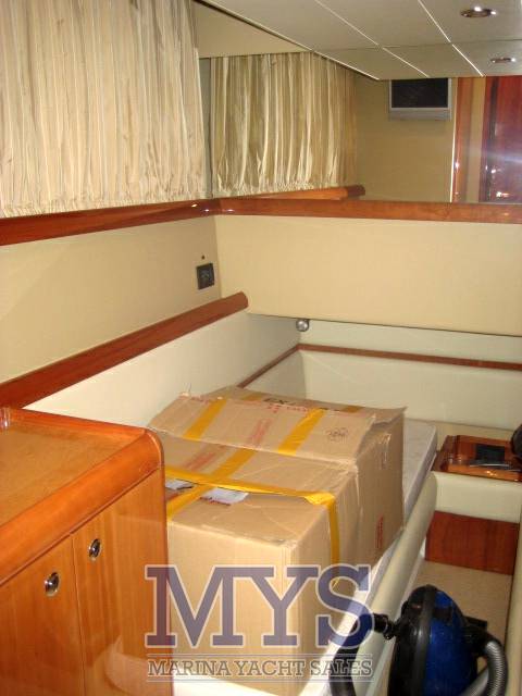 Ferretti 590