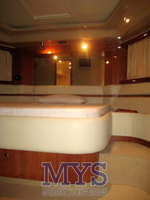 Ferretti 590