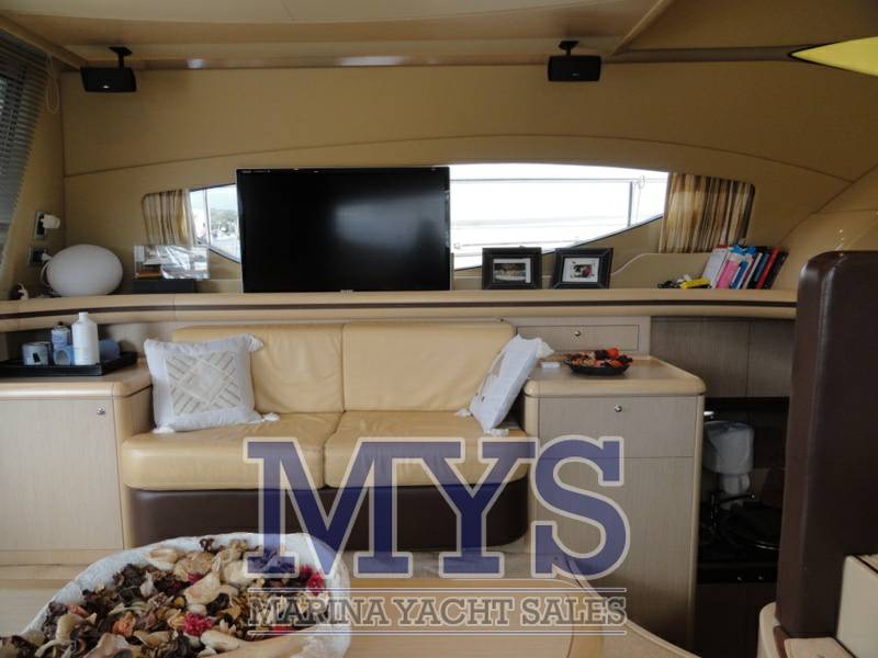 Ferretti 550