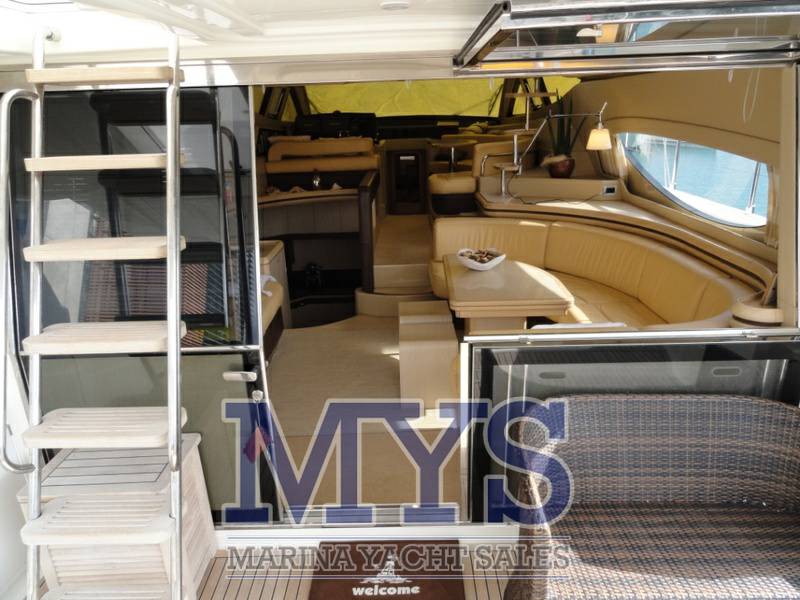 Ferretti 550