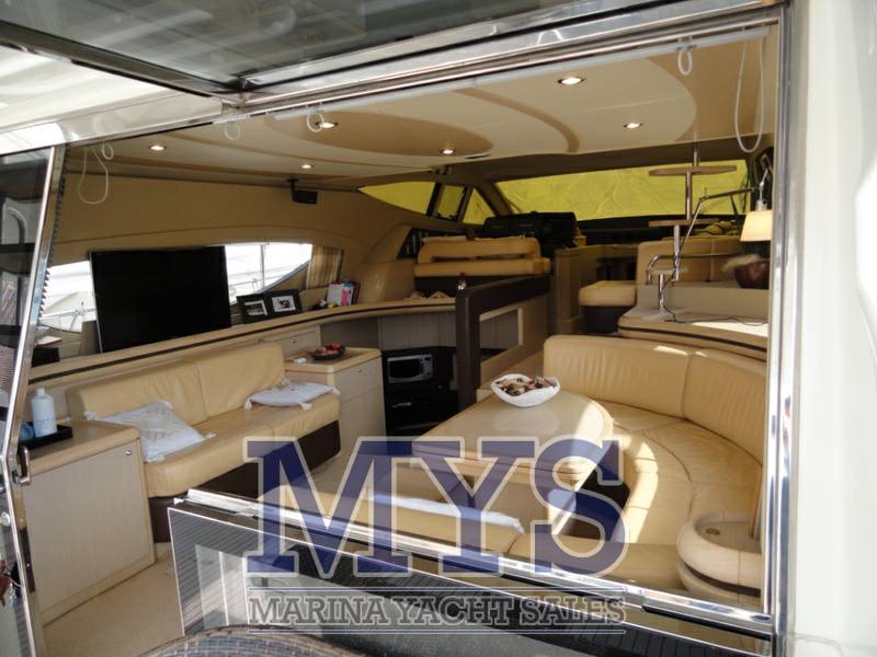 Ferretti 550