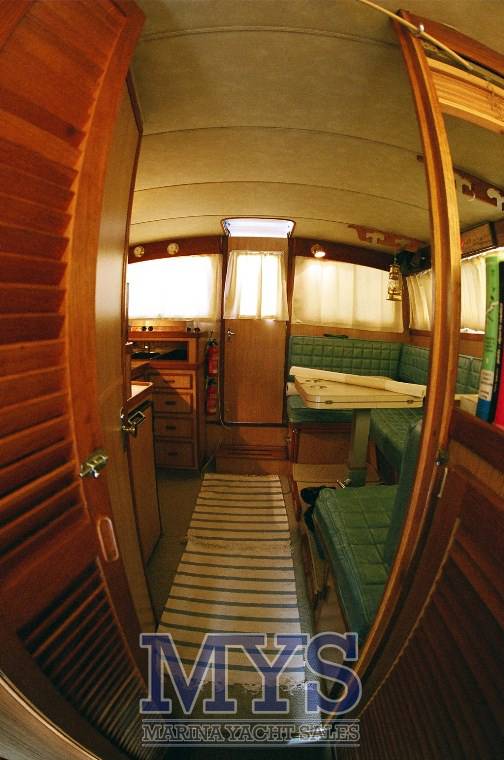 Bertram 30 fly