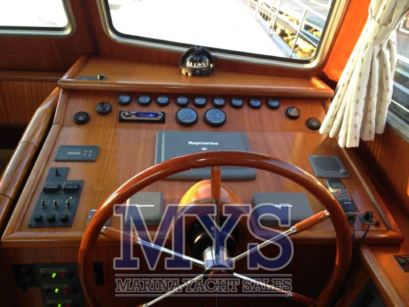 Menorquin 180 flybridge