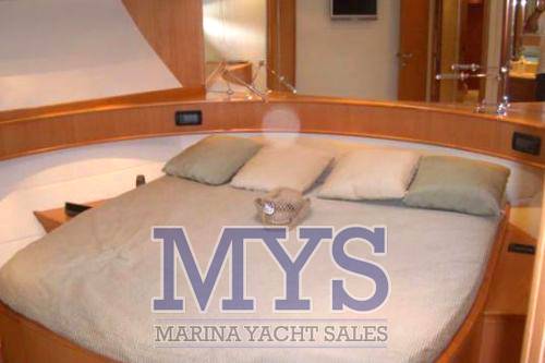 Pershing 88