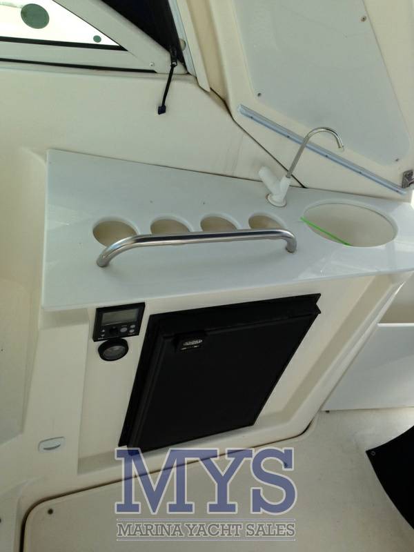 Cruiser yacht 300 express
