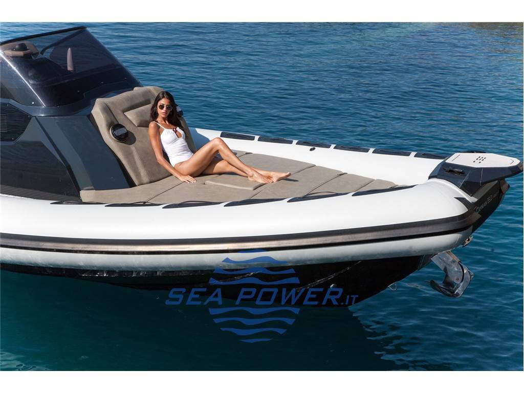 Ranieri international Cayman 35.0 executive charter