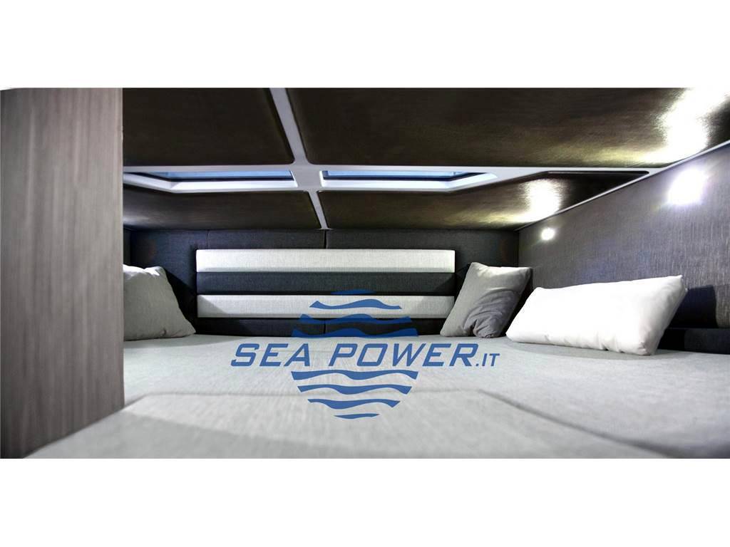 Ranieri international Cayman 35.0 executive charter
