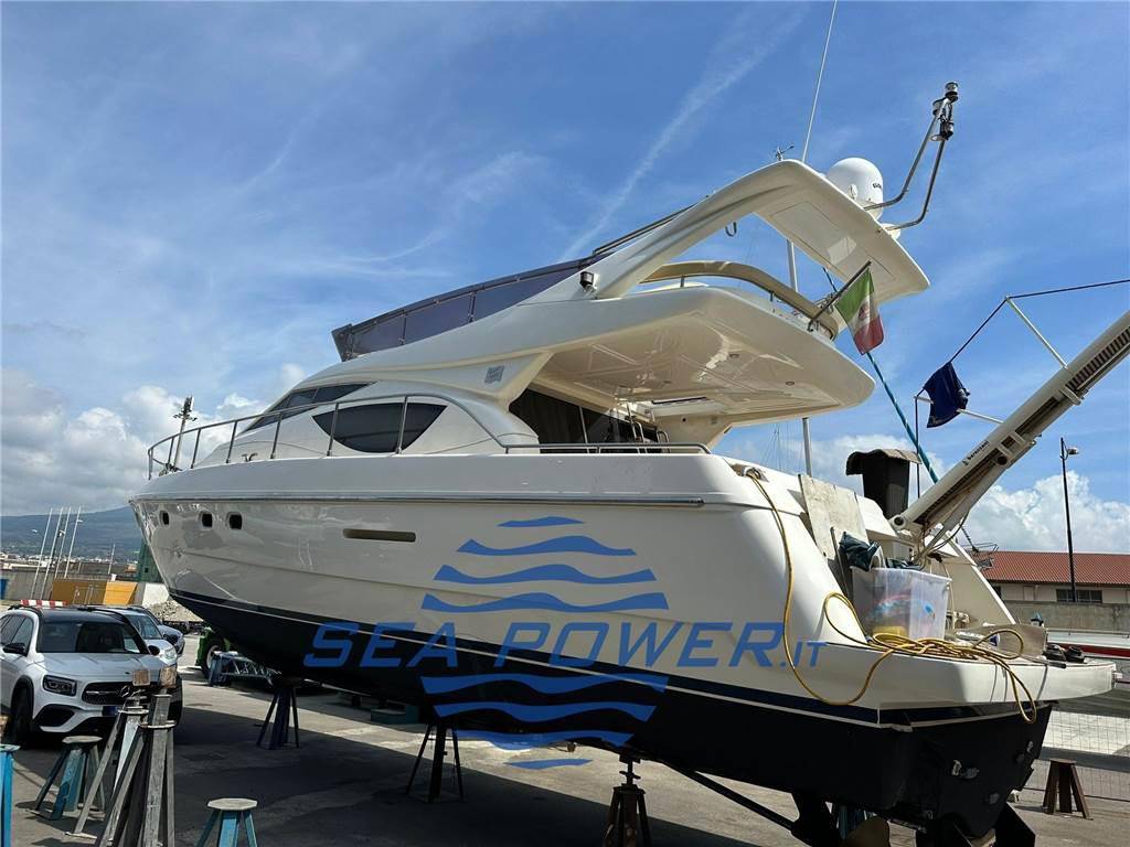 Ferretti yachts 460