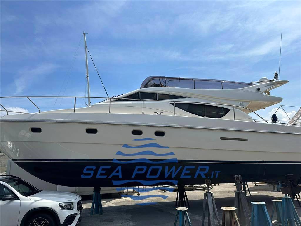 Ferretti yachts 460