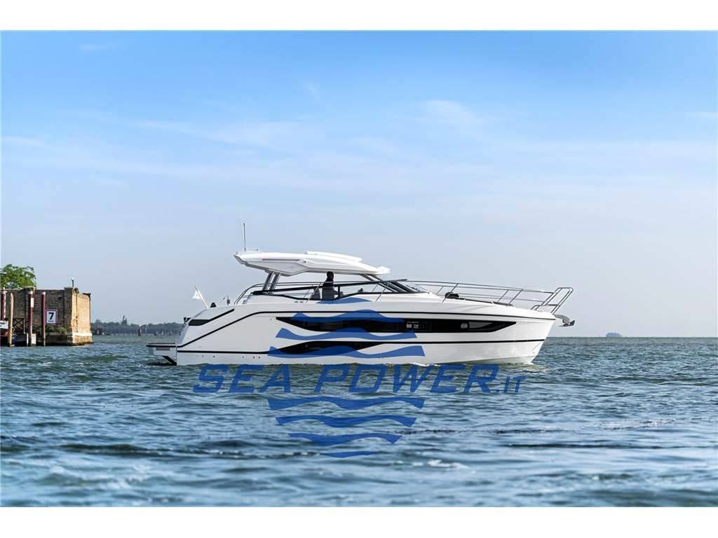 Bavaria Sr 38 open top charter