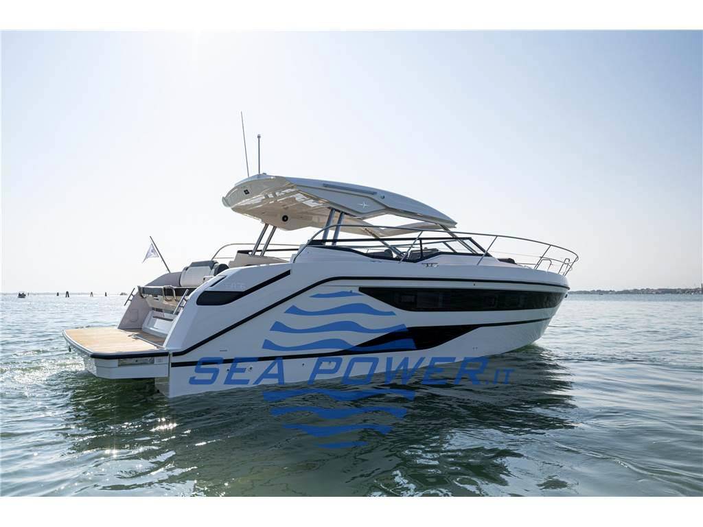 Bavaria Sr 38 open top charter