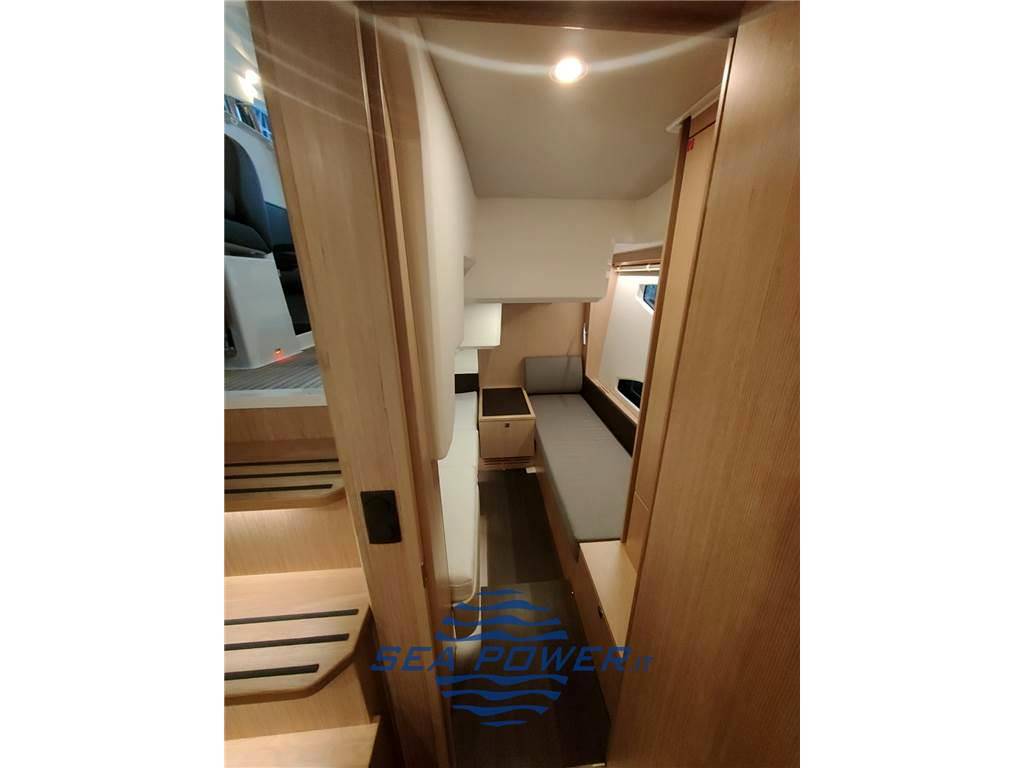 Bavaria Sr 38 open top charter