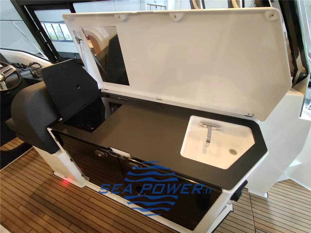 Bavaria Sr 36 hard top charter
