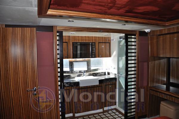 Gulf craft Majesty 63
