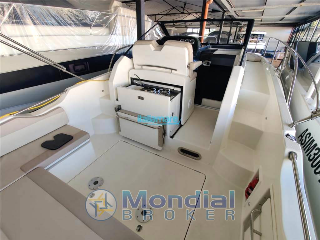 Quicksilver Active 875 sundeck