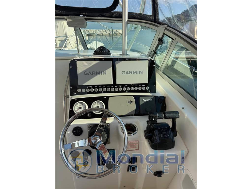 Boston whaler 295conquest