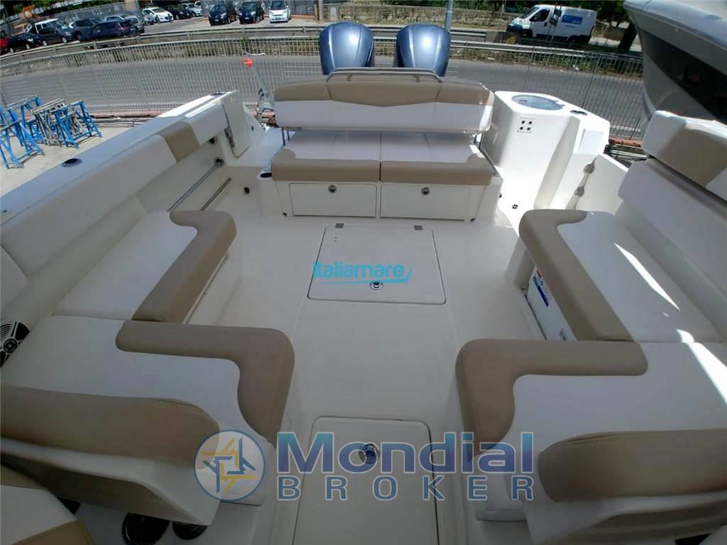 Robalo R 317