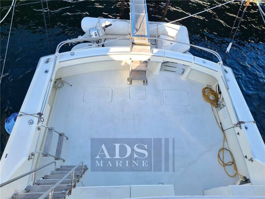 Hatteras 52