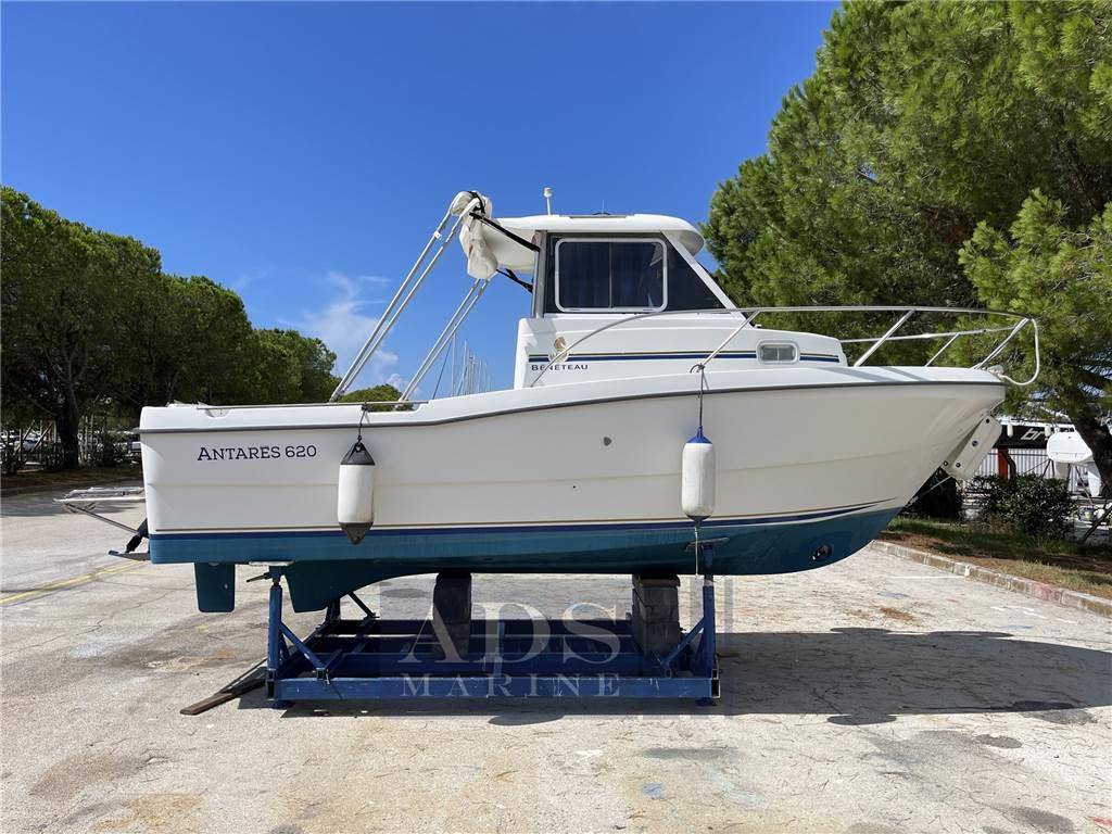 Beneteau Antares 620