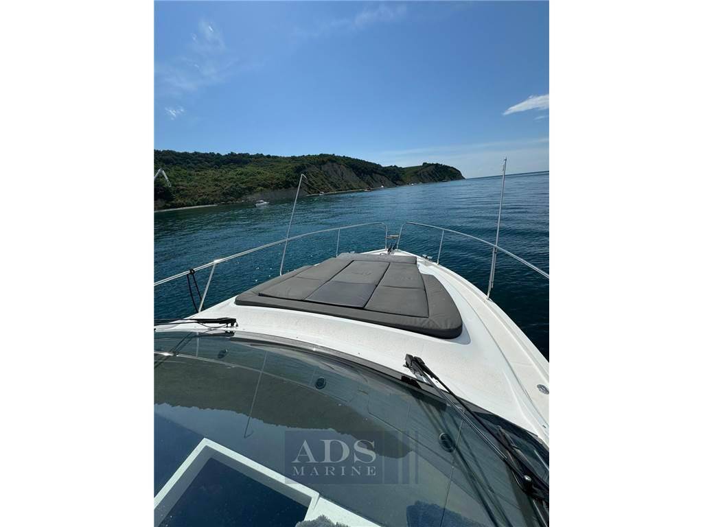 Sealine C390