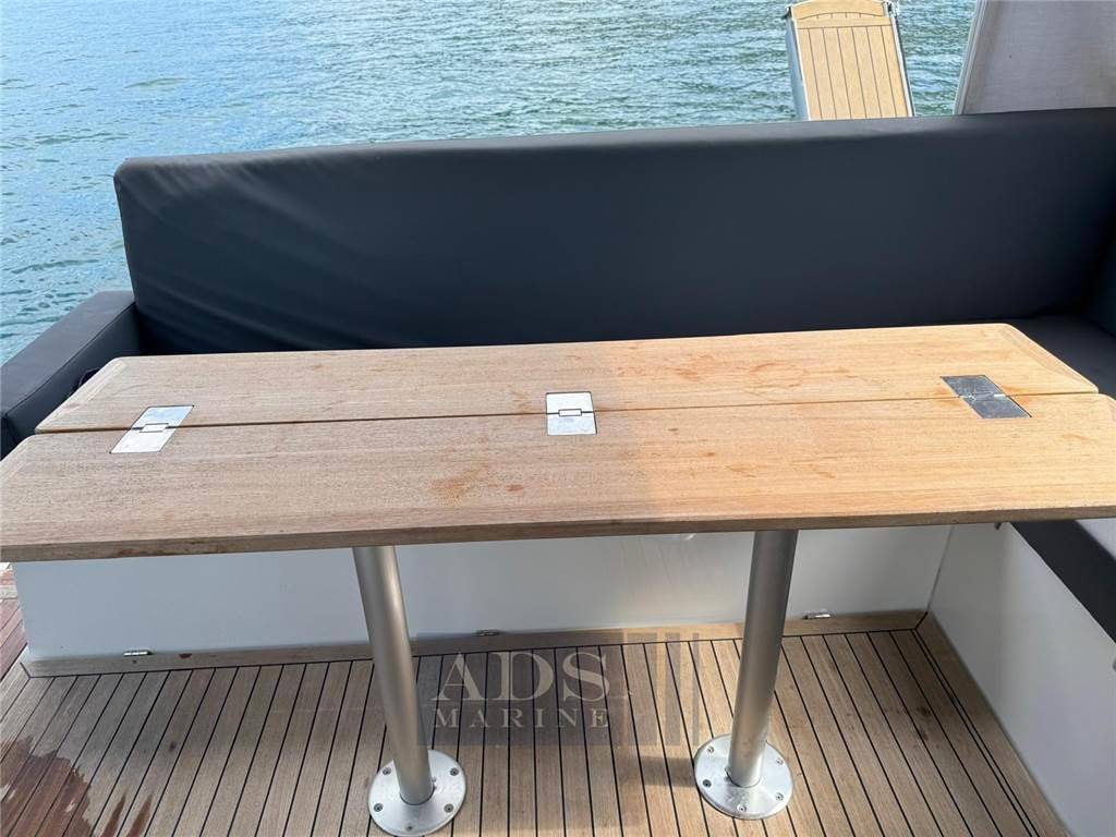 Sealine C390