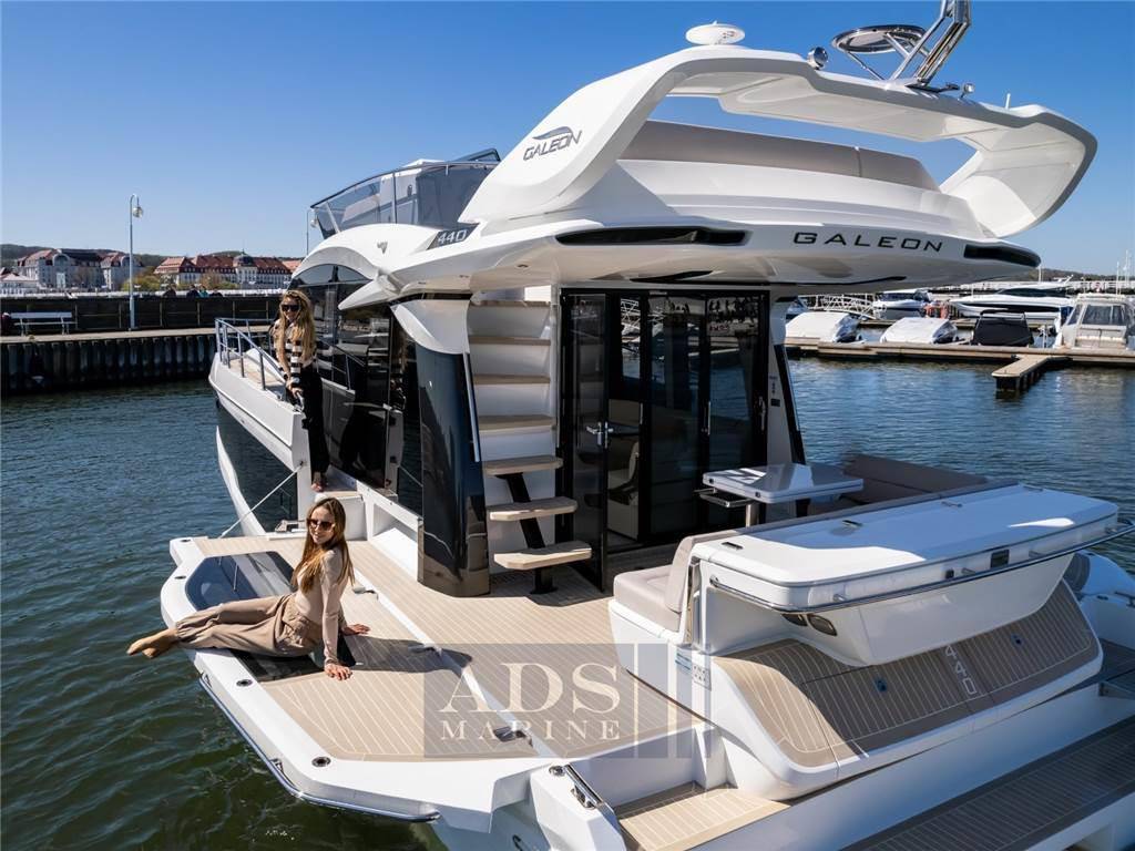 Galeon 440 fly