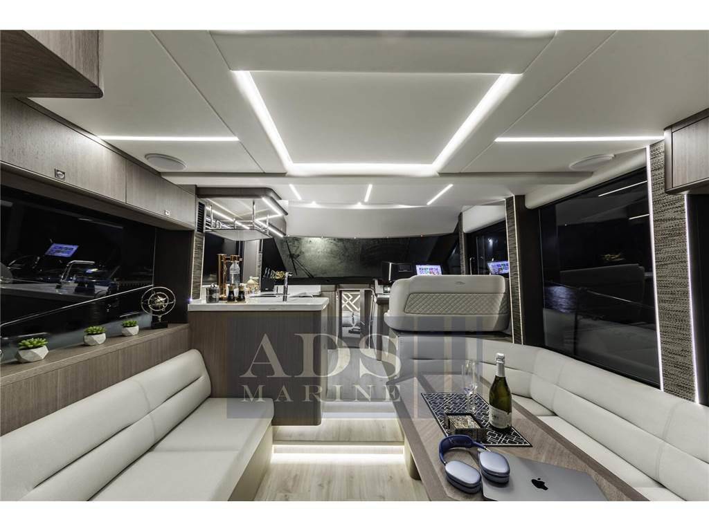 Galeon 440 fly