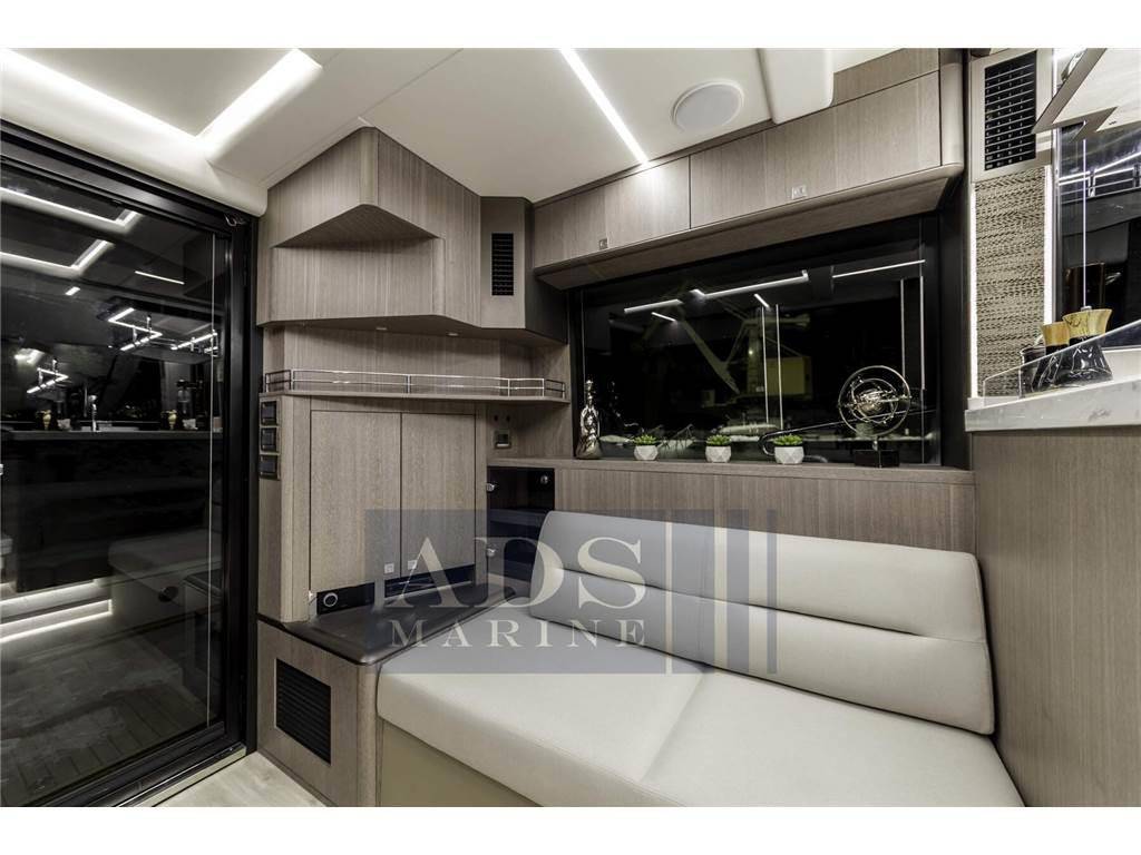 Galeon 440 fly